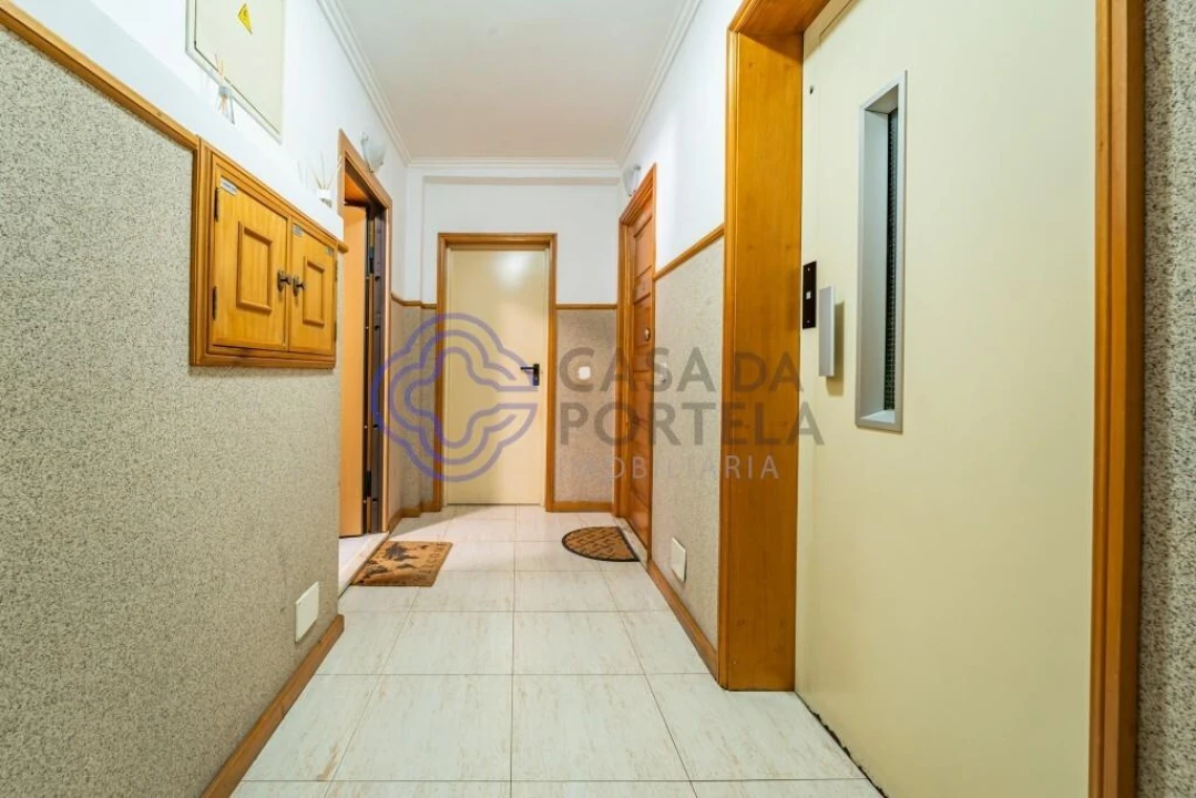 Apartamento T2 para Venda em Mafamude e Vilar do Paraíso Foto 3