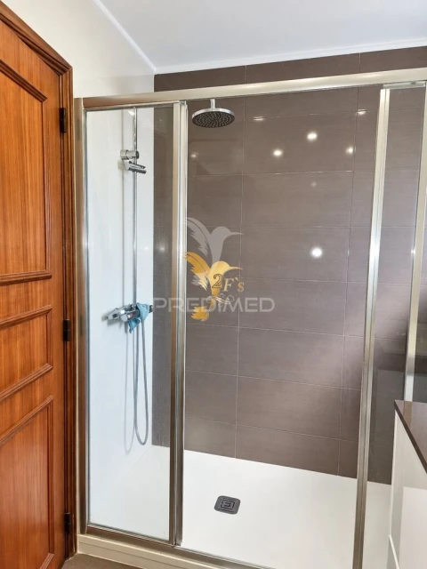 Apartamento T2 para Venda em Carcavelos e Parede