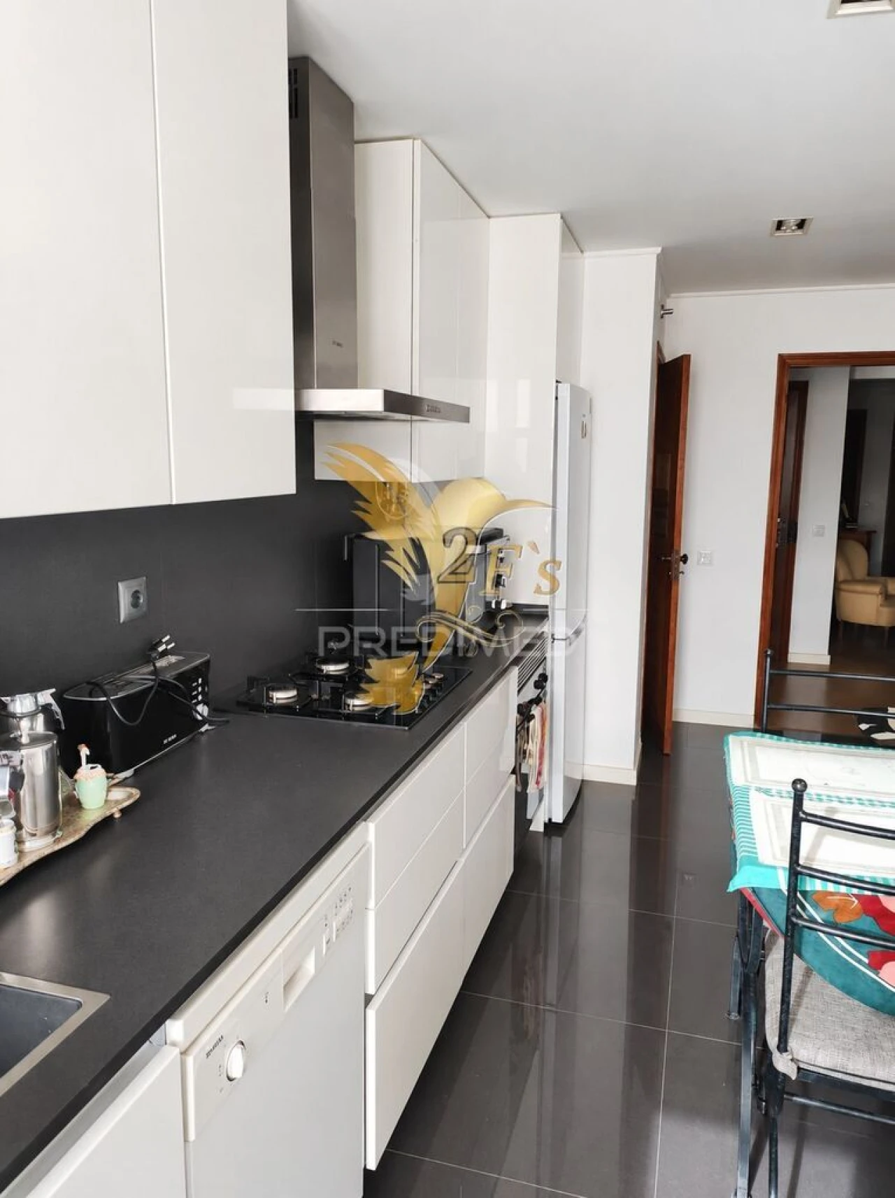 Apartamento T2 para Venda em Carcavelos e Parede Foto 8