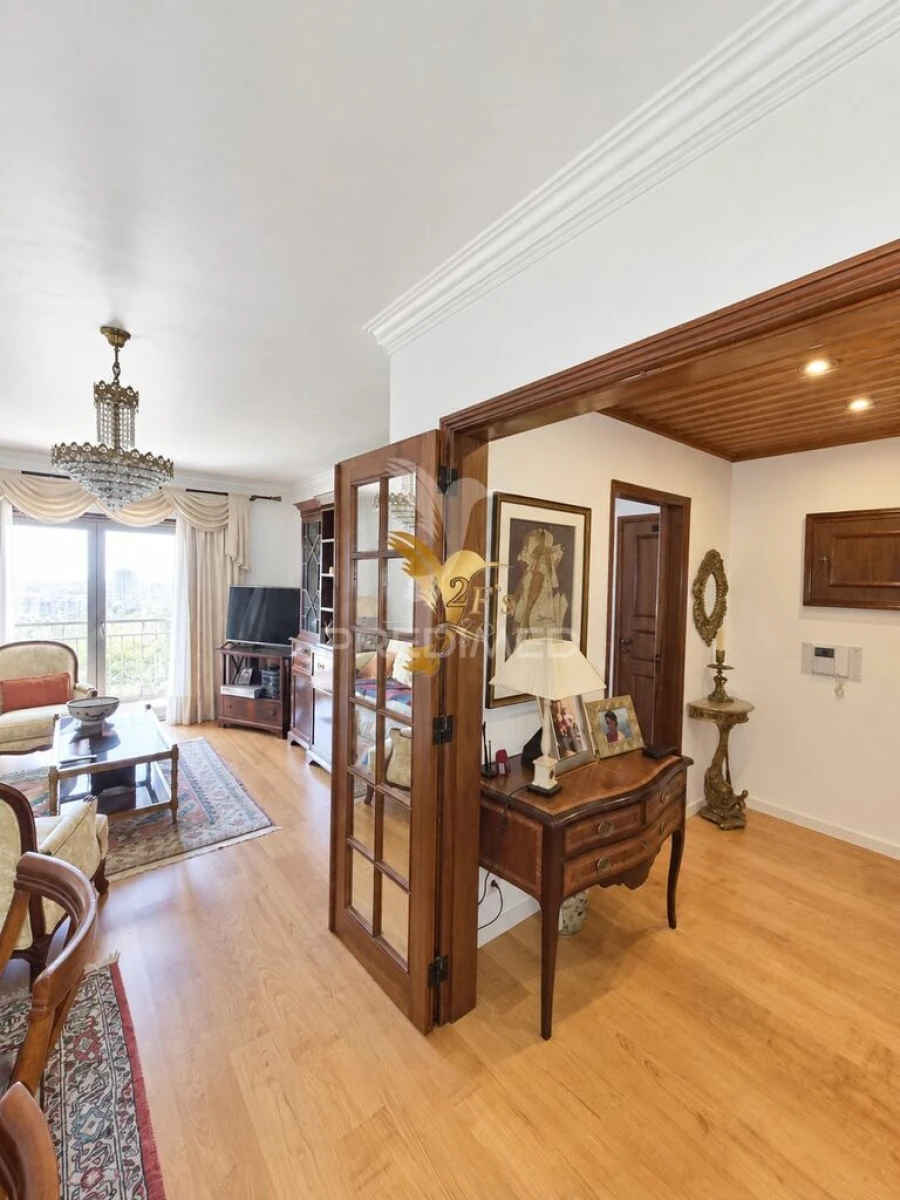 Apartamento T2 para Venda em Carcavelos e Parede Foto 2
