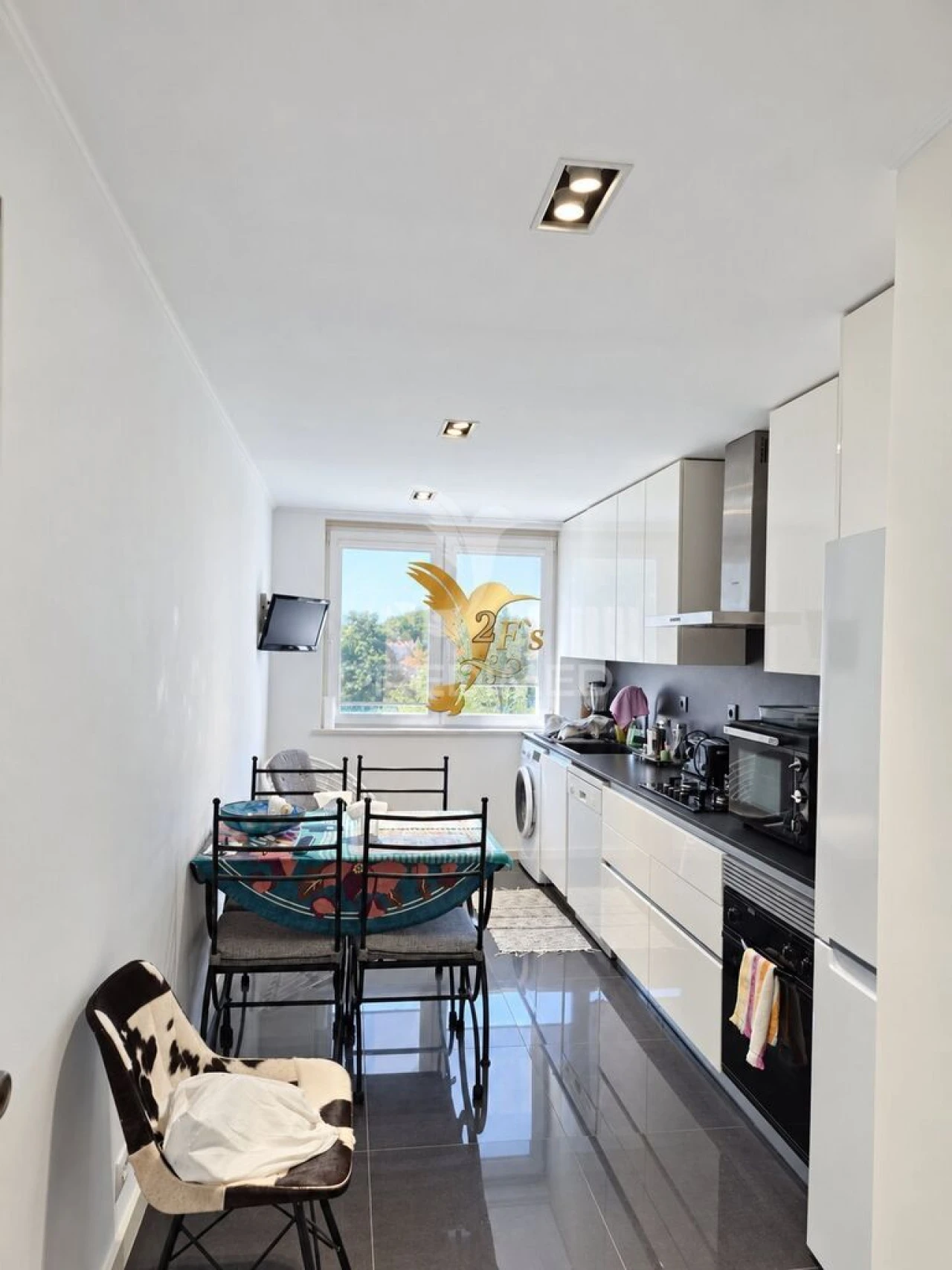 Apartamento T2 para Venda em Carcavelos e Parede Foto 9