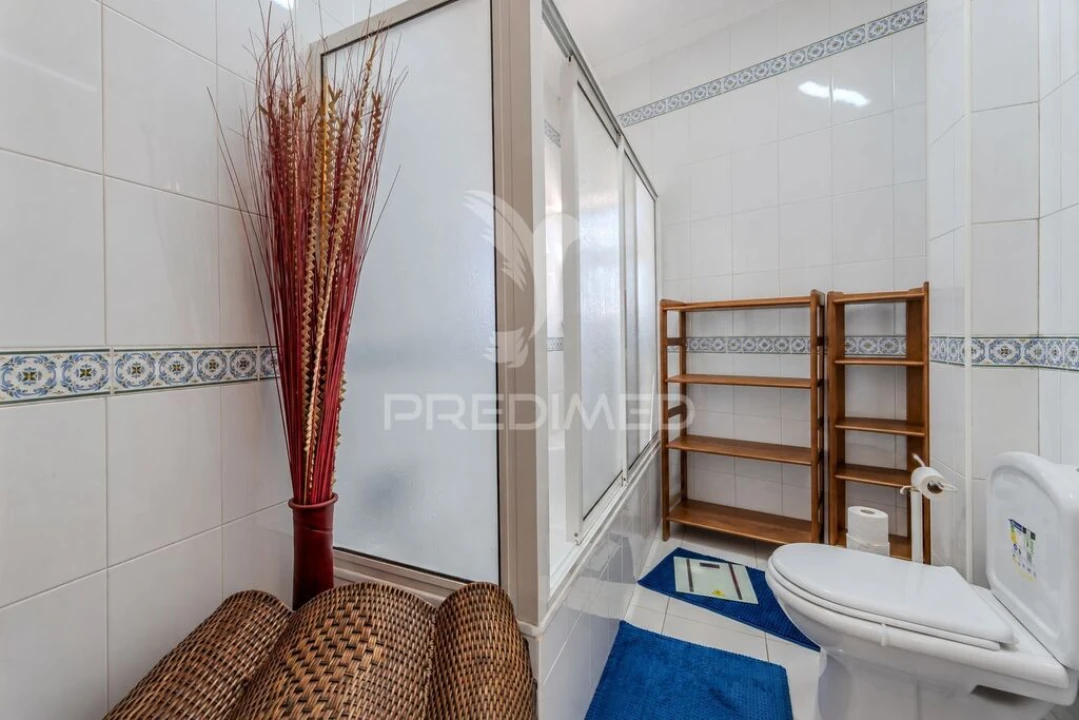 Apartamento T3 para Venda em Estômbar e Parchal Foto 13