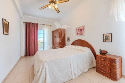 Apartamento T3 para Venda em Estômbar e Parchal