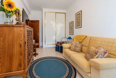 Apartamento T3 para Venda em Estômbar e Parchal