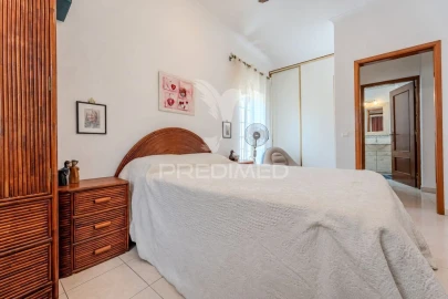 Apartamento T3 para Venda em Estômbar e Parchal