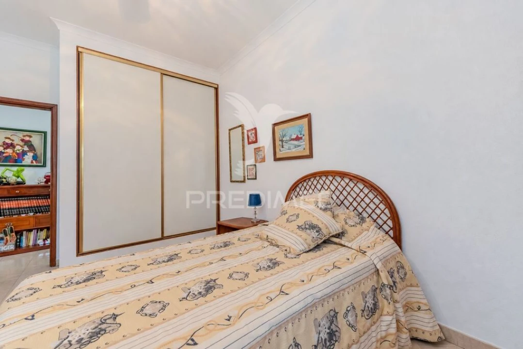 Apartamento T3 para Venda em Estômbar e Parchal Foto 15