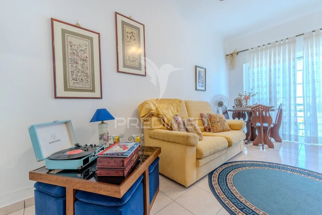 Apartamento T3 para Venda em Estômbar e Parchal Foto 3