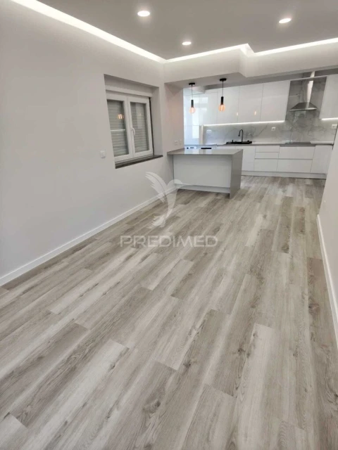 Apartamento T3 para Venda em Almada, Cova da Piedade, Pragal e Cacilhas