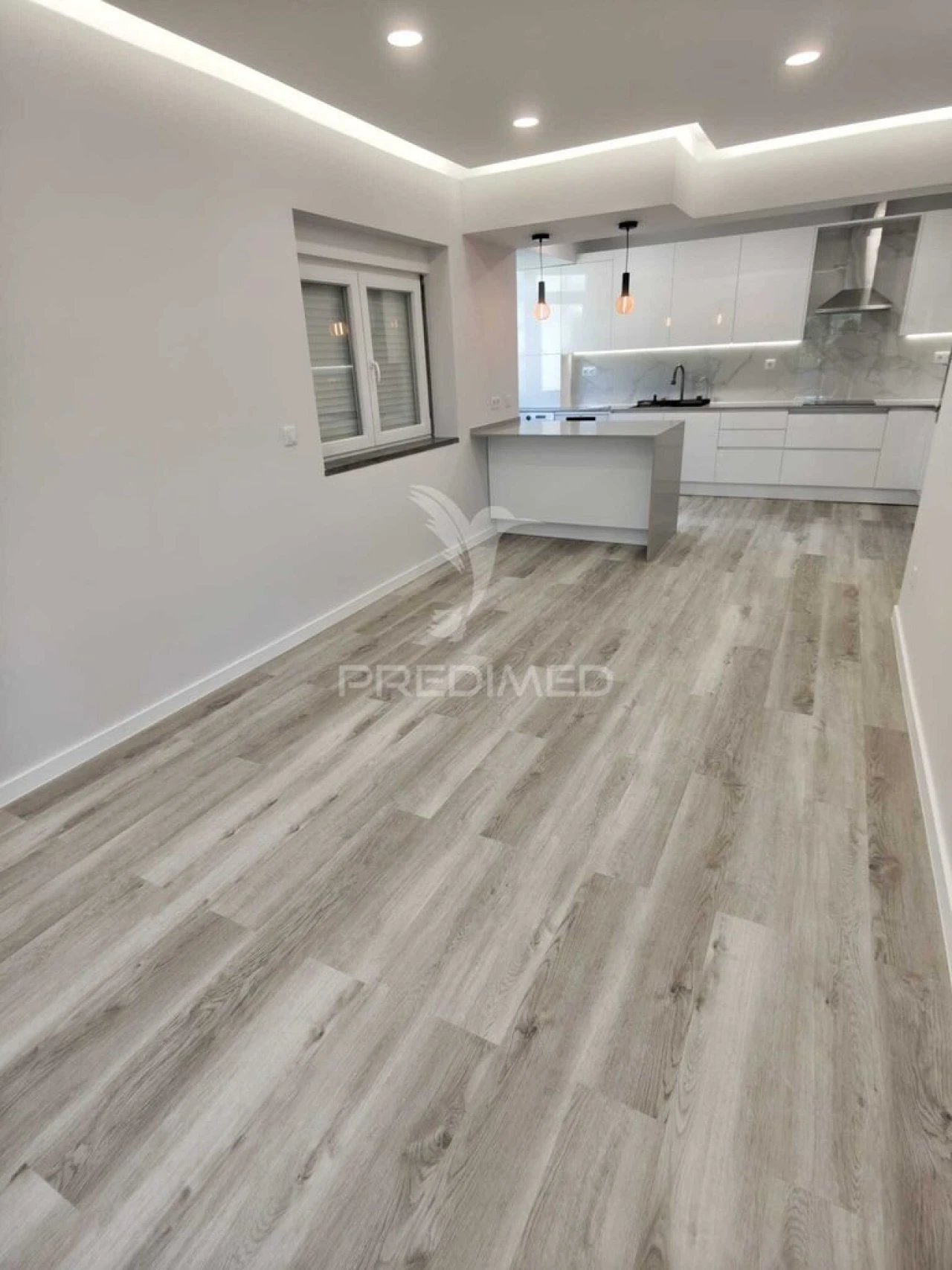 Apartamento T3 para Venda em Almada, Cova da Piedade, Pragal e Cacilhas Foto 1