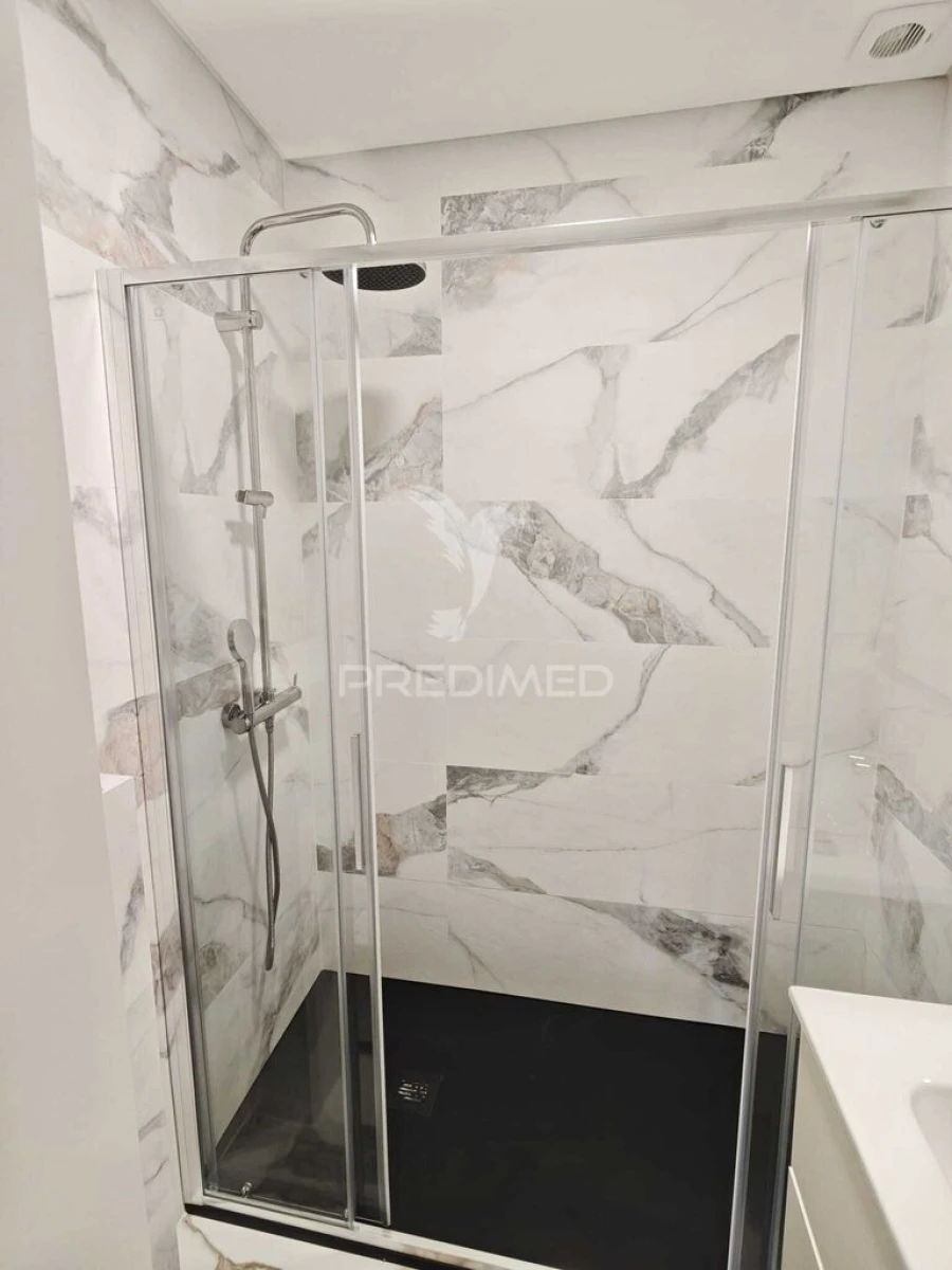 Apartamento T3 para Venda em Almada, Cova da Piedade, Pragal e Cacilhas Foto 5