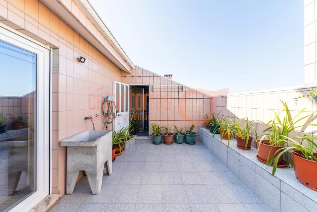 Apartamento T3 para Venda em Oliveira do Douro Foto 28