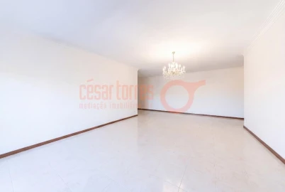 Apartamento T3 para Venda em Oliveira do Douro