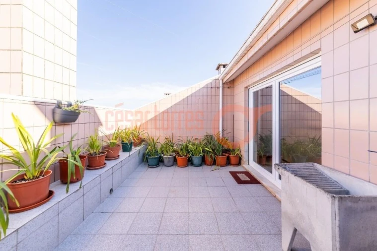 Apartamento T3 para Venda em Oliveira do Douro Foto 27