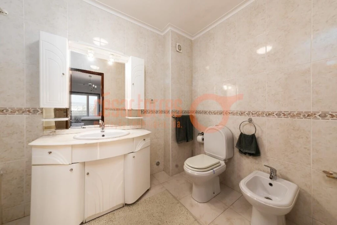 Apartamento T3 para Venda em Oliveira do Douro Foto 20