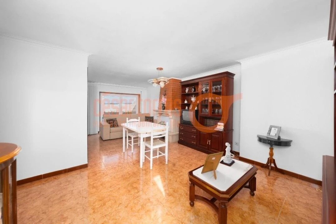 Apartamento T3 para Venda em Oliveira do Douro Foto 24