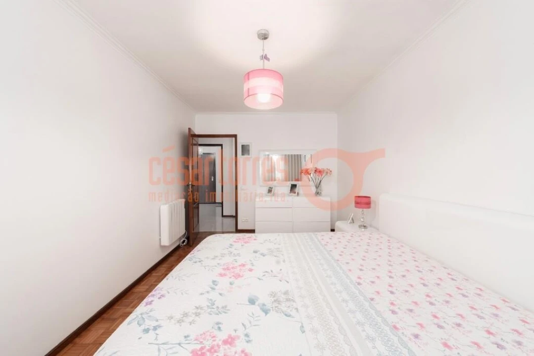 Apartamento T3 para Venda em Oliveira do Douro Foto 15