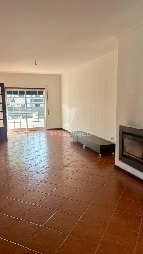 Moradia T4 para Venda em Sande (São Martinho)