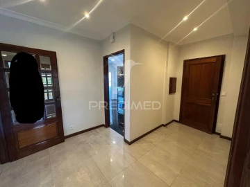 Apartamento T3 para Venda em Paços de Brandão