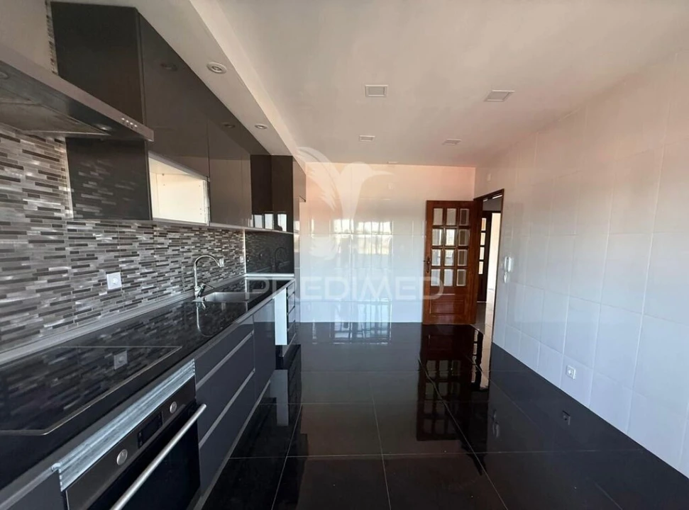 Apartamento T3 para Venda em Paços de Brandão Foto 1