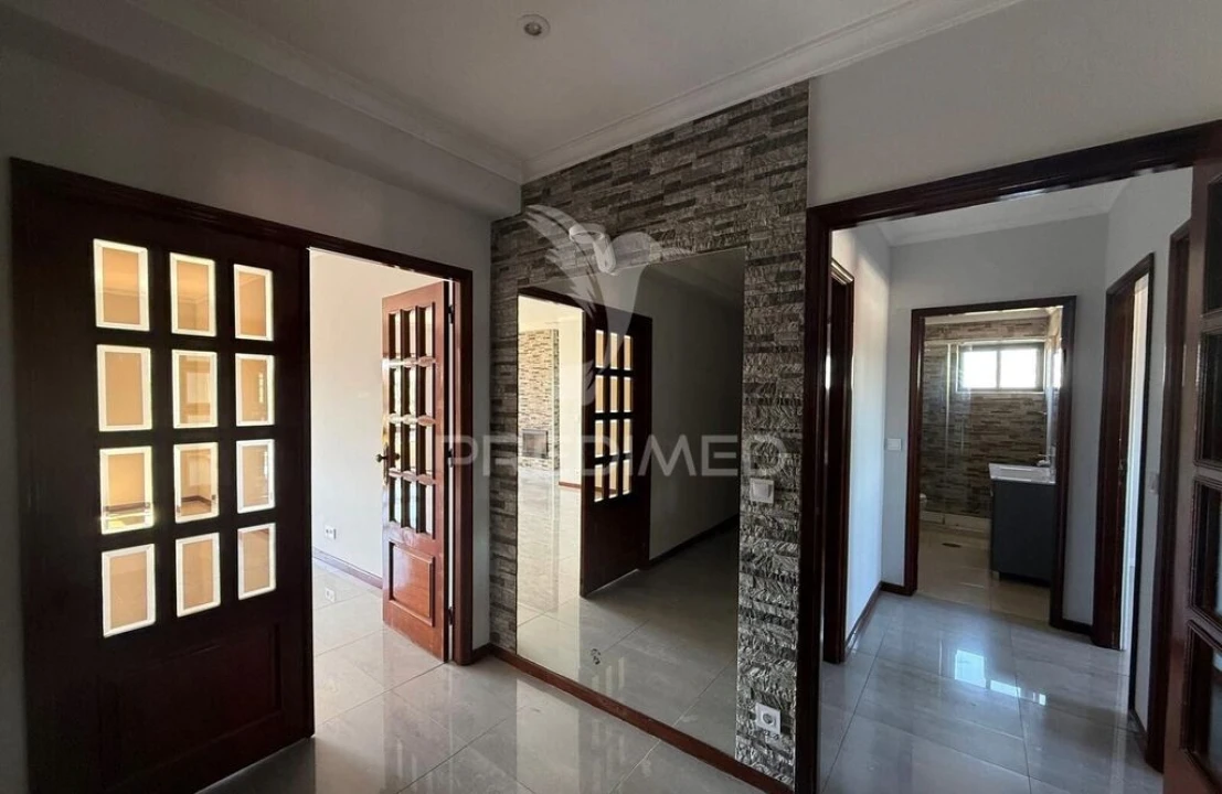 Apartamento T3 para Venda em Paços de Brandão Foto 2