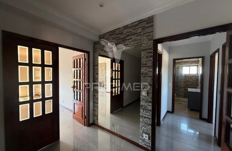 Apartamento T3 para Venda em Paços de Brandão Foto 2