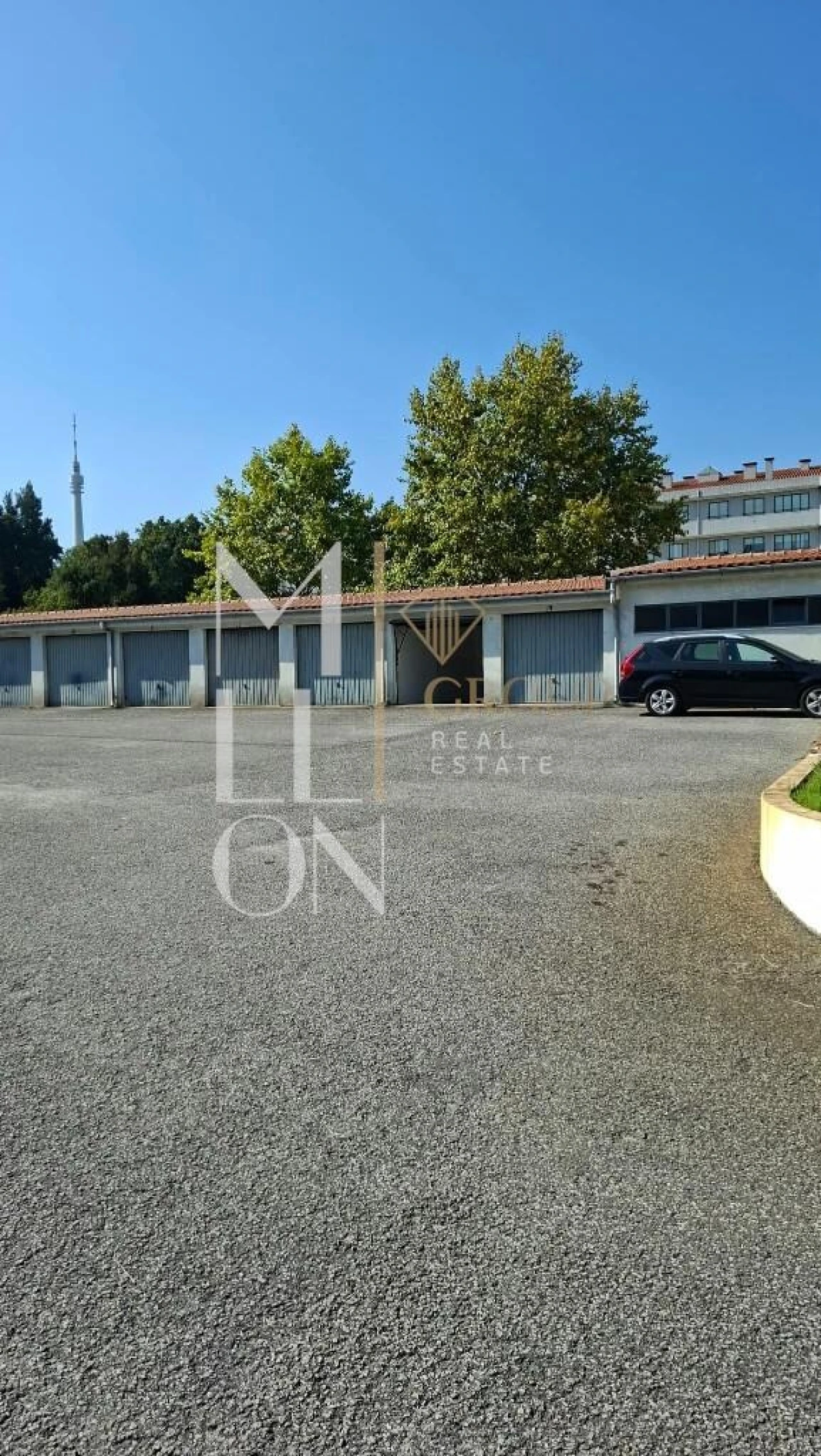Garagem para Venda em Oliveira do Douro Foto 1
