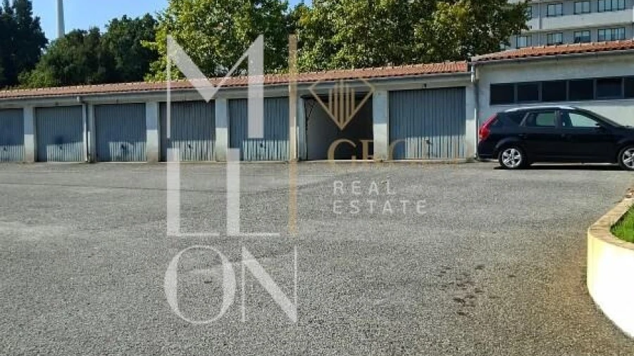 Garagem para Venda em Oliveira do Douro