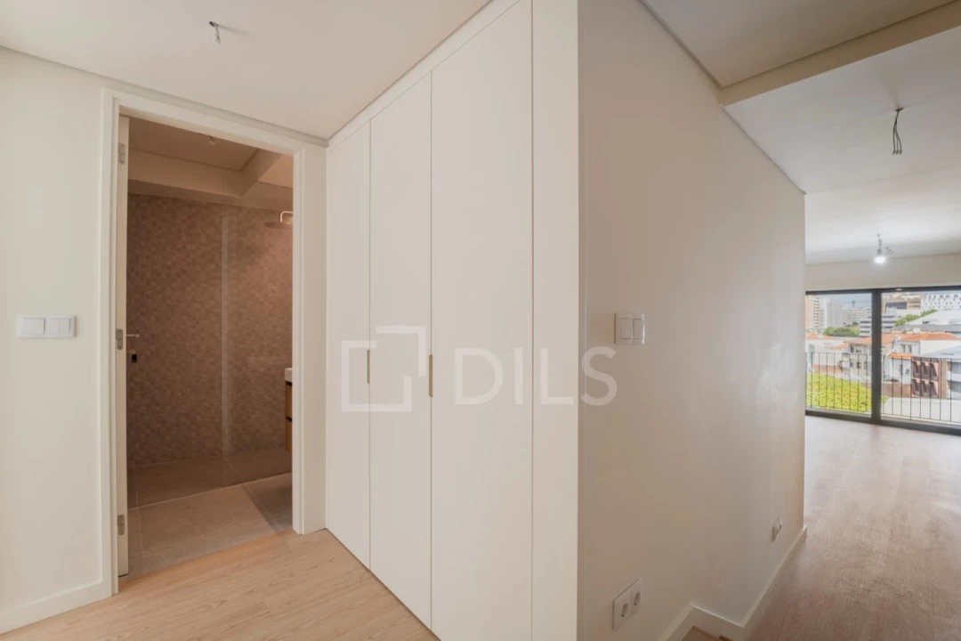 Apartamento T1 para Venda em Lordelo do Ouro e Massarelos Foto 3
