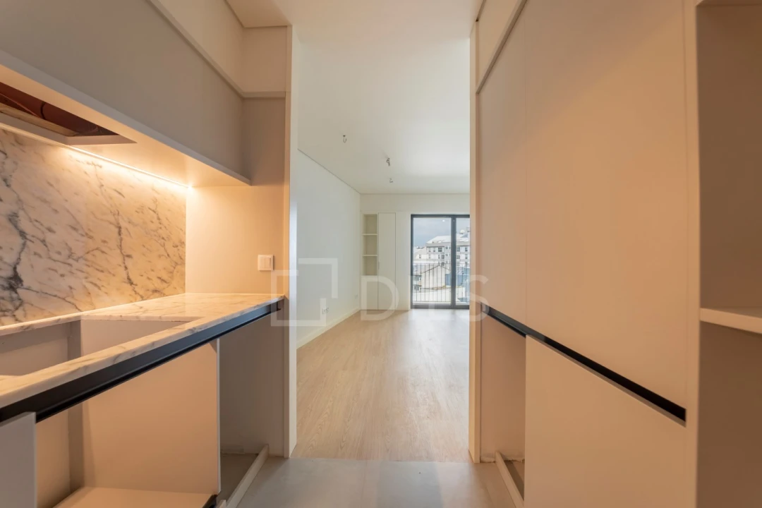 Apartamento T1 para Venda em Lordelo do Ouro e Massarelos Foto 6