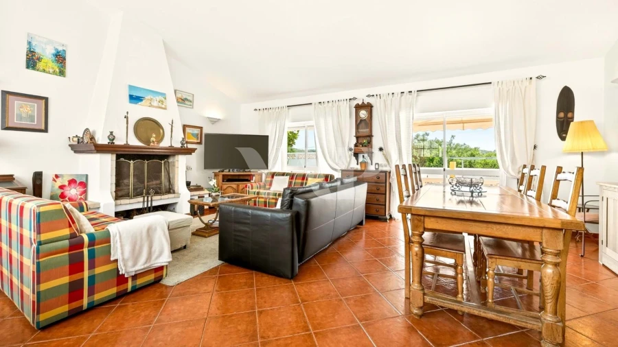 Moradia T4 para Venda em Loule (São Sebastião) Foto 4