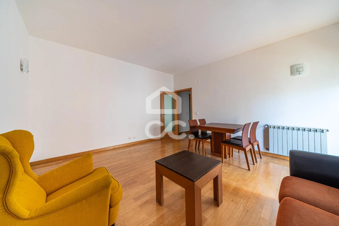 Apartamento T2 para Venda em Cedofeita, Santo Ildefonso, Sé, Miragaia, São Nicolau e Vitória Foto 5