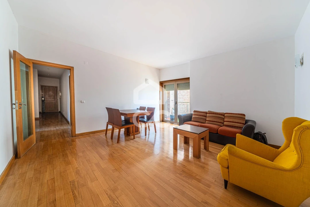 Apartamento T2 para Venda em Cedofeita, Santo Ildefonso, Sé, Miragaia, São Nicolau e Vitória Foto 3