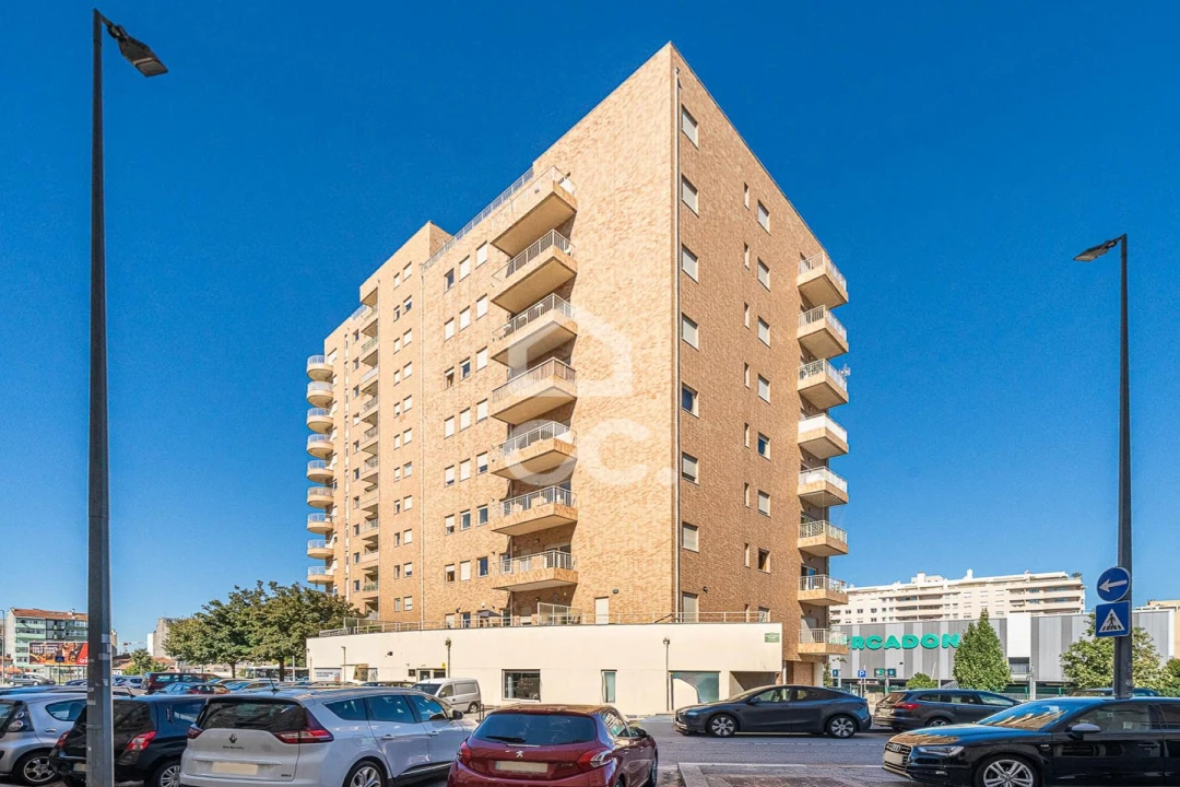 Apartamento T2 para Venda em Cedofeita, Santo Ildefonso, Sé, Miragaia, São Nicolau e Vitória Foto 1