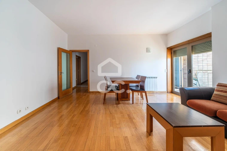 Apartamento T2 para Venda em Cedofeita, Santo Ildefonso, Sé, Miragaia, São Nicolau e Vitória Foto 4
