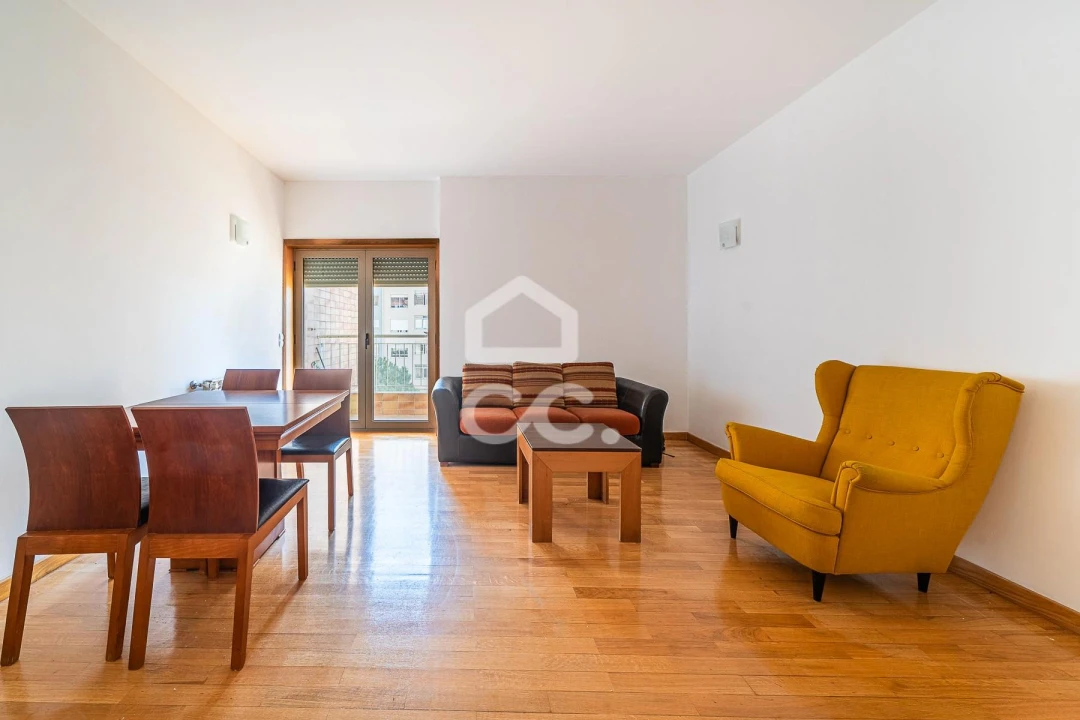 Apartamento T2 para Venda em Cedofeita, Santo Ildefonso, Sé, Miragaia, São Nicolau e Vitória Foto 2