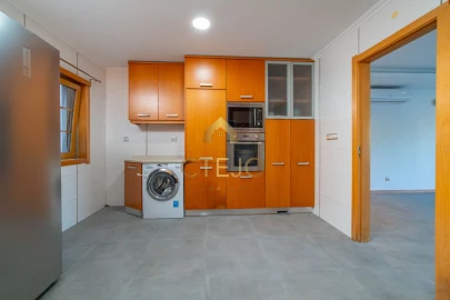 Apartamento T2 para Venda em Agualva e Mira-Sintra