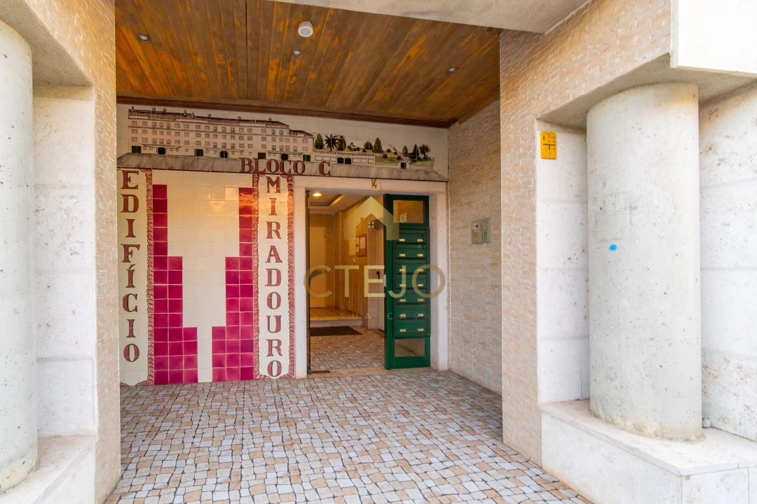 Apartamento T2 para Venda em Agualva e Mira-Sintra Foto 20