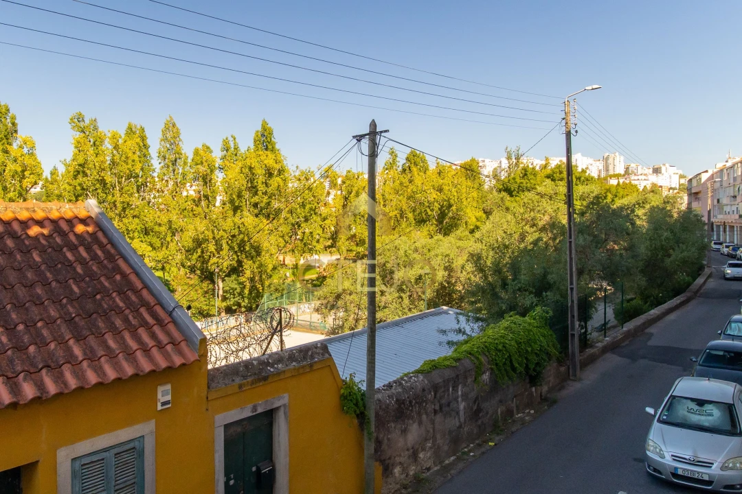 Apartamento T2 para Venda em Agualva e Mira-Sintra Foto 23