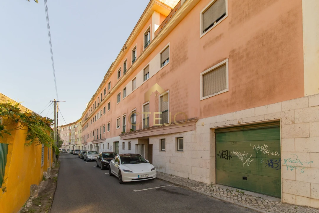 Apartamento T2 para Venda em Agualva e Mira-Sintra Foto 21