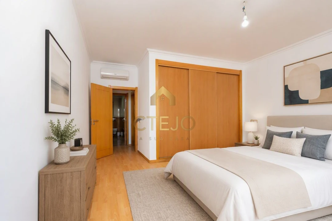 Apartamento T2 para Venda em Agualva e Mira-Sintra Foto 9