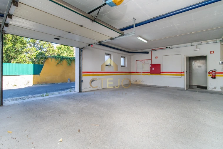 Apartamento T2 para Venda em Agualva e Mira-Sintra Foto 17