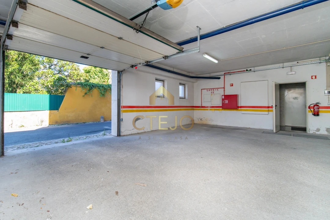 Apartamento T2 para Venda em Agualva e Mira-Sintra Foto 17