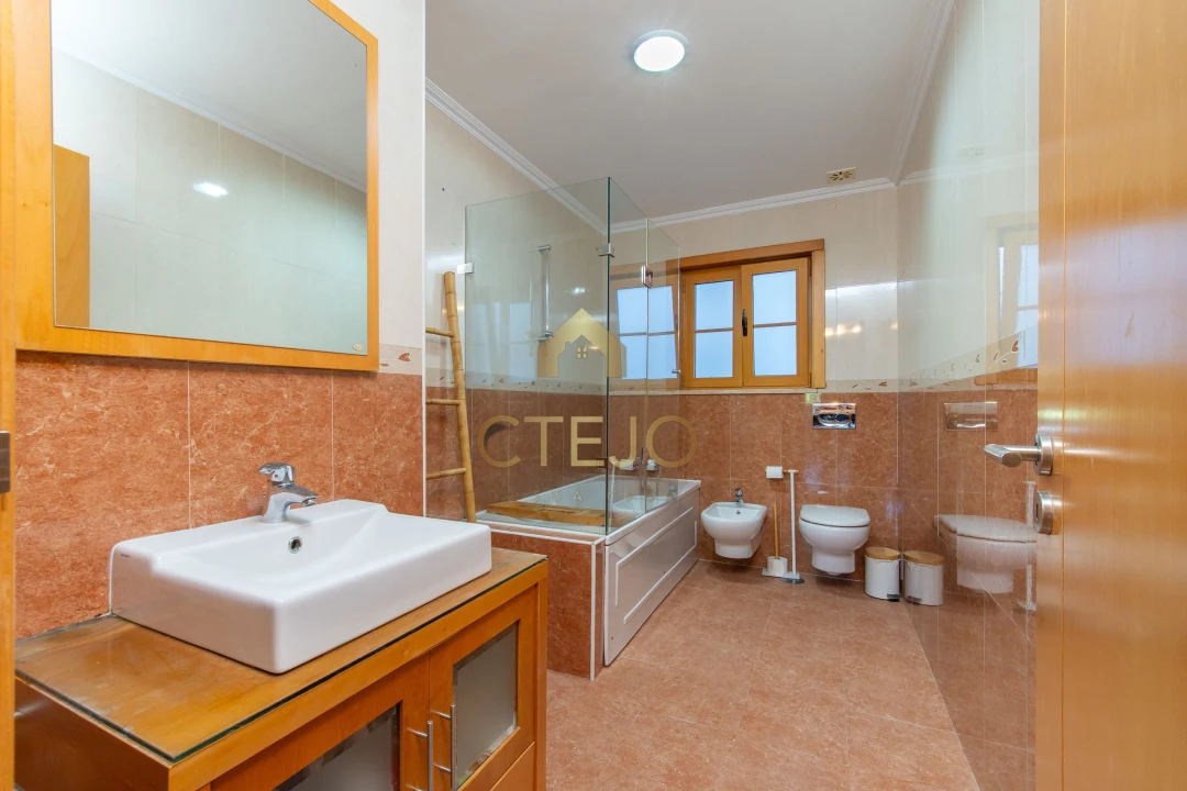 Apartamento T2 para Venda em Agualva e Mira-Sintra Foto 12