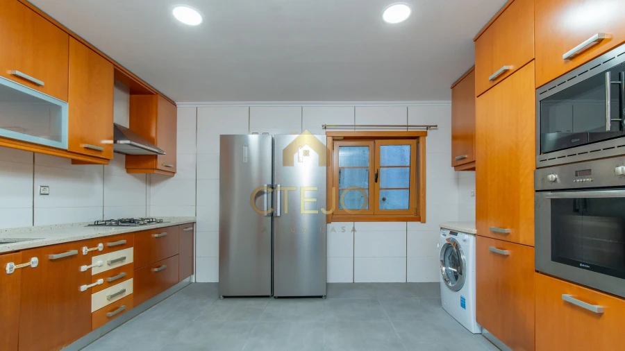 Apartamento T2 para Venda em Agualva e Mira-Sintra