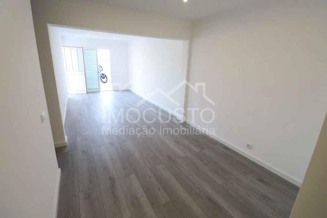Moradia T2 para Venda em Monte Gordo Foto 4