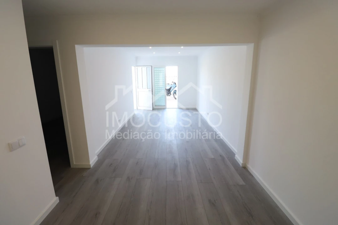 Moradia T2 para Venda em Monte Gordo Foto 6
