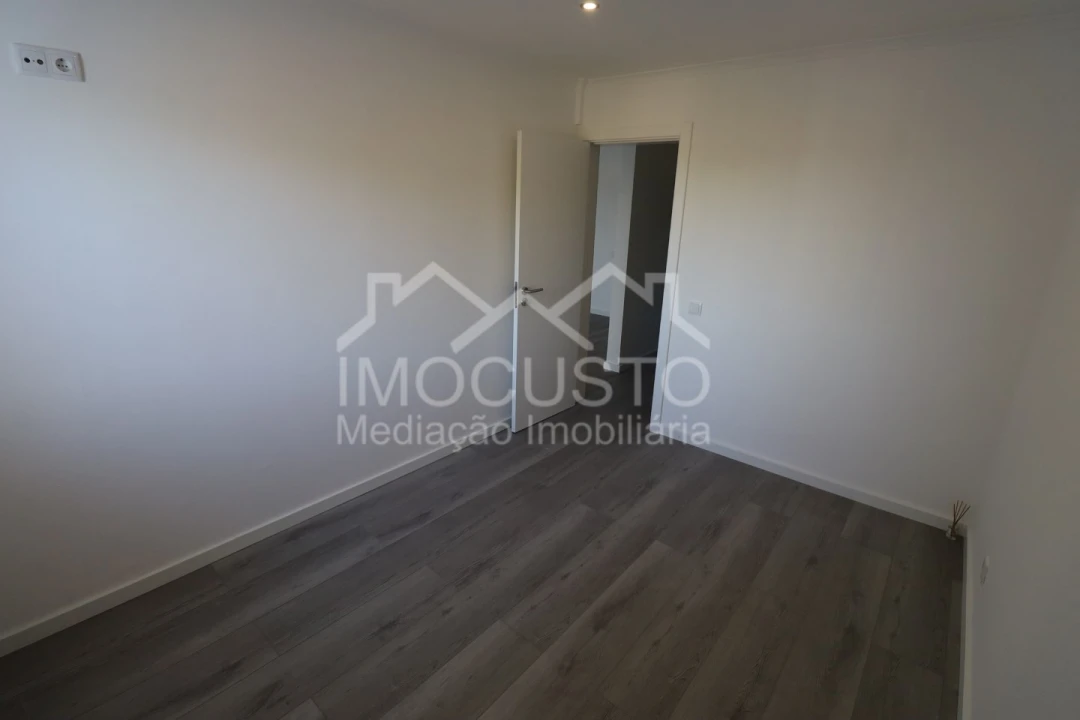 Moradia T2 para Venda em Monte Gordo Foto 8