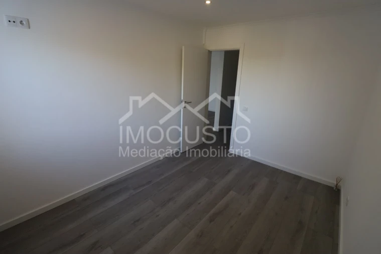 Moradia T2 para Venda em Monte Gordo Foto 8