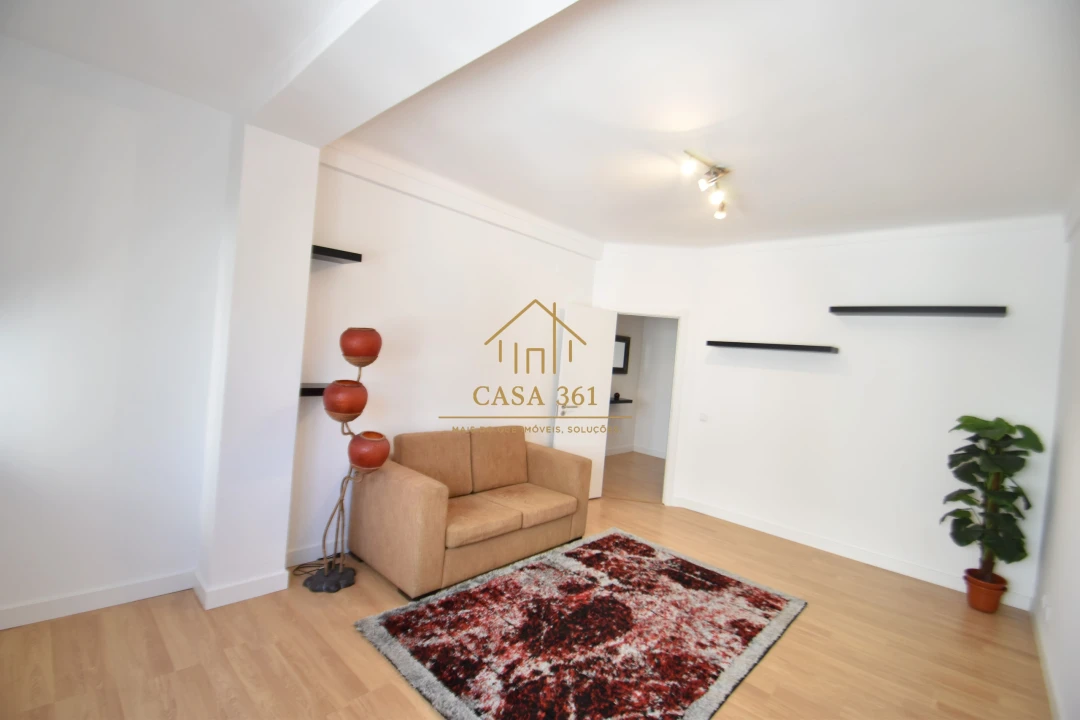 Apartamento T2 para Venda em Vila Franca de Xira Foto 6