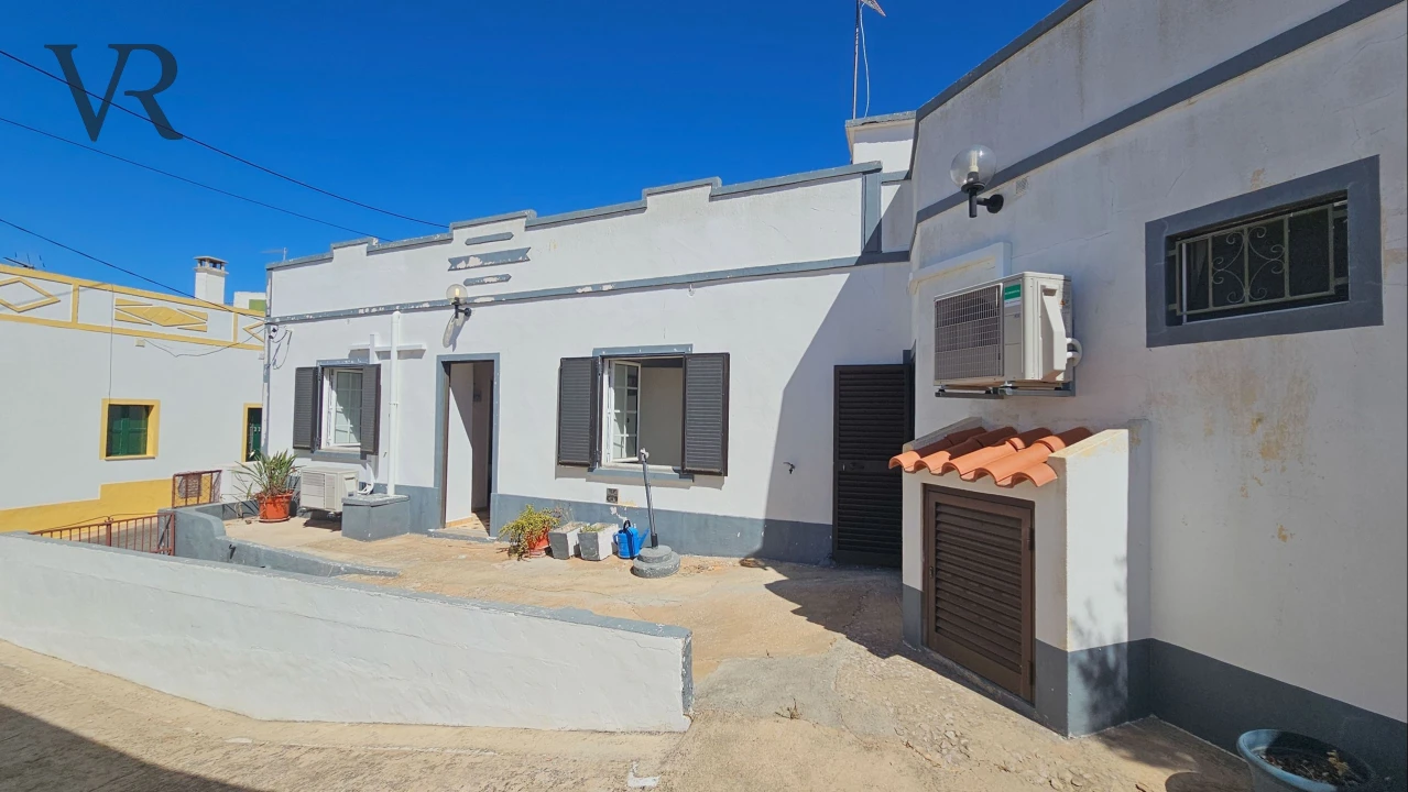 Moradia T2 para Venda em Alte Foto 2